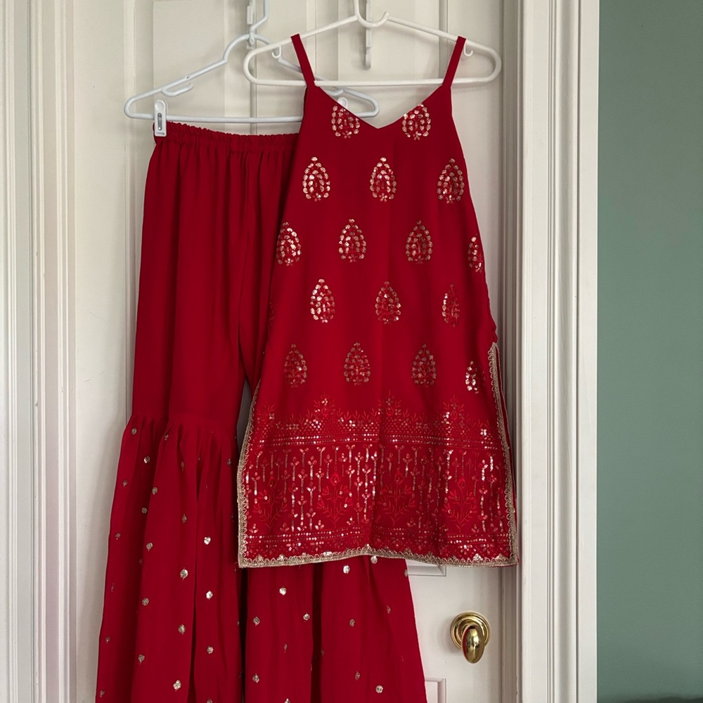 Stunning Appealing Red Thread And Sequins Embroid… - image 6